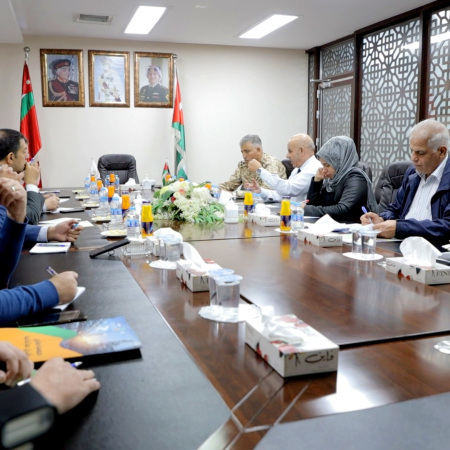 اجتماع تنسيقي بين الوطنية للتشغيل والتدريب وجمعية مستثمري شرق عمان الصناعية 